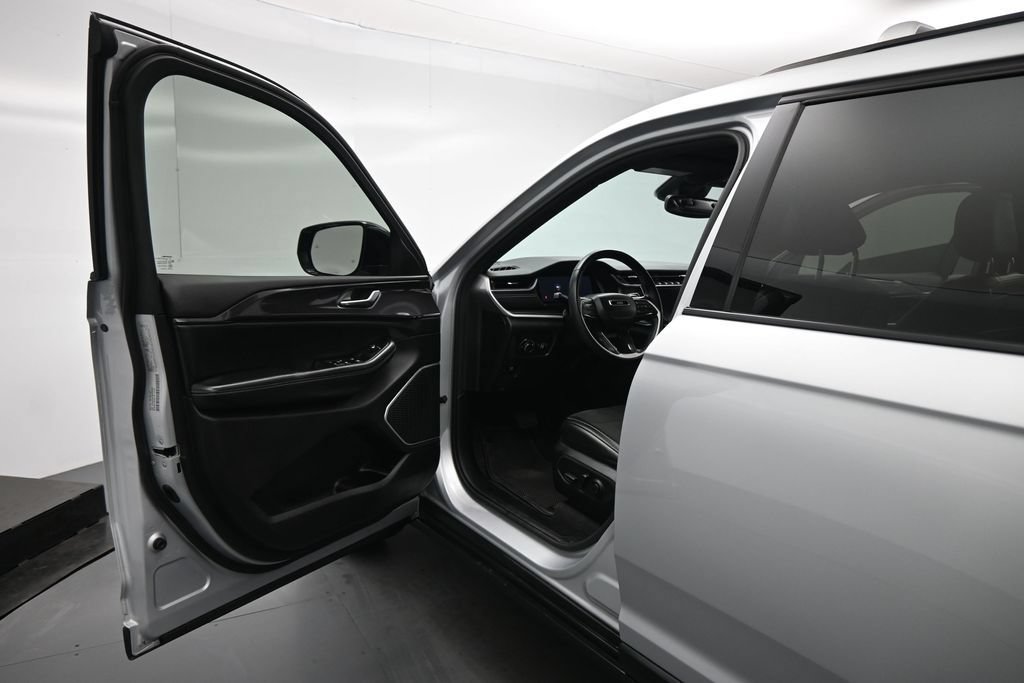 Used 2021 Jeep Grand Cherokee L Laredo AWD/4WD image 9