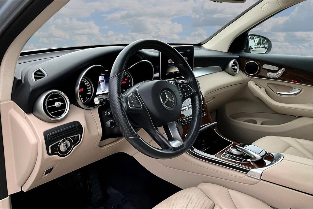 Used 2018 Mercedes-Benz GLC 300 4MATIC image 18