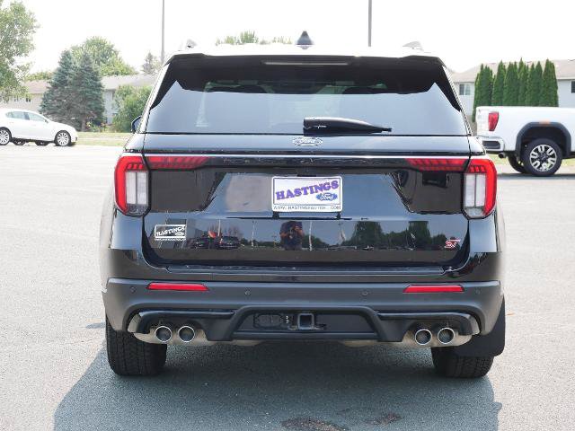 Certified 2025 Ford Explorer ST AWD/4WD image 4
