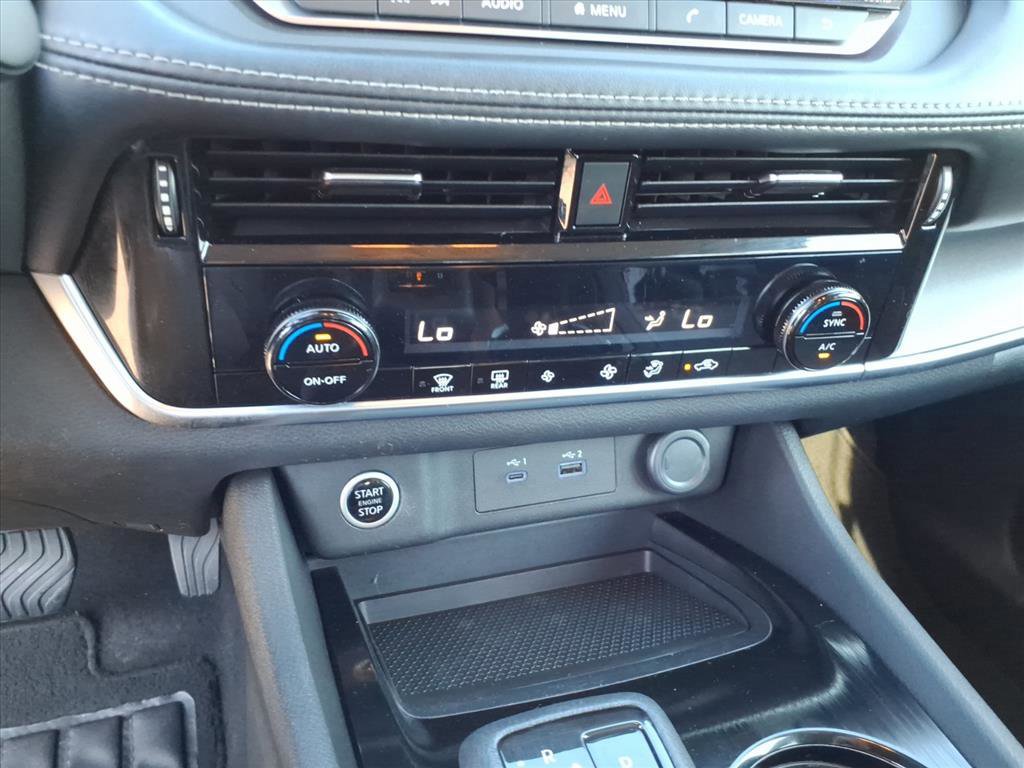 Used 2021 Nissan Rogue SV image 19