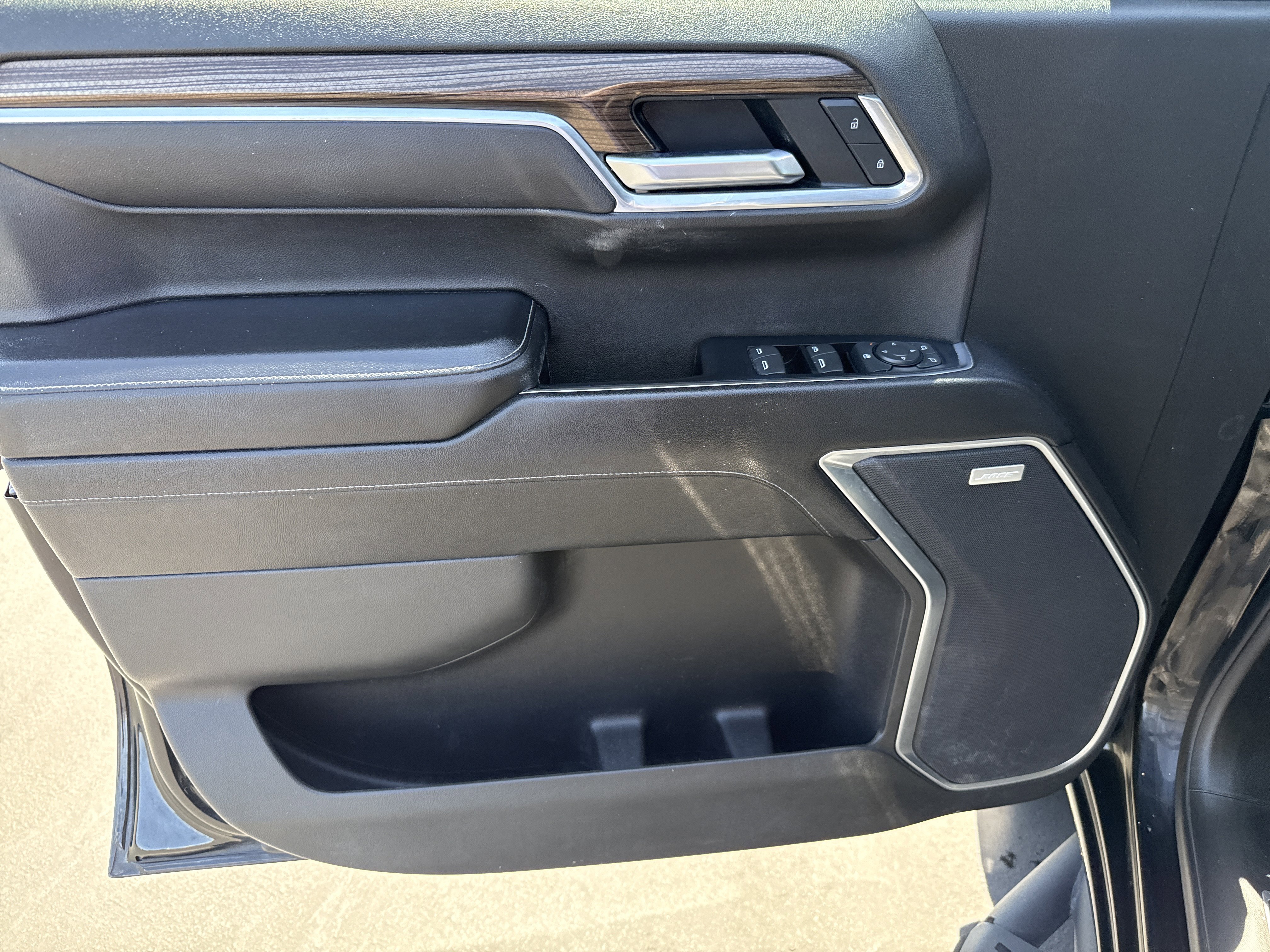 Used 2022 Chevrolet Silverado 1500 LT Trail Boss w/ LT Trail Boss Premium Package AWD/4WD image 16