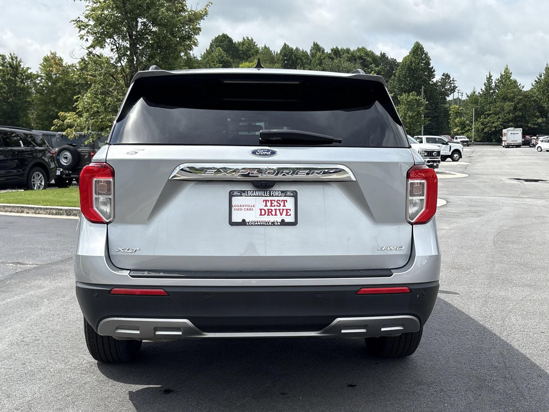 Certified 2023 Ford Explorer XLT w/ Equipment Group 202A AWD/4WD image 25