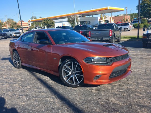 Used 2023 Dodge Charger R/T RWD image 1