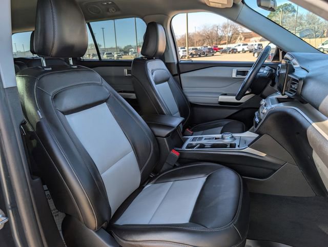 Certified 2022 Ford Explorer XLT w/ Equipment Group 202A image 25