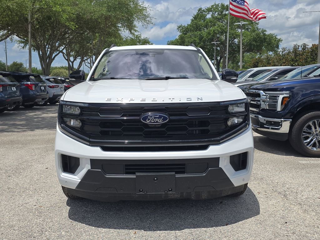 Certified 2025 Ford Expedition Active AWD/4WD image 2