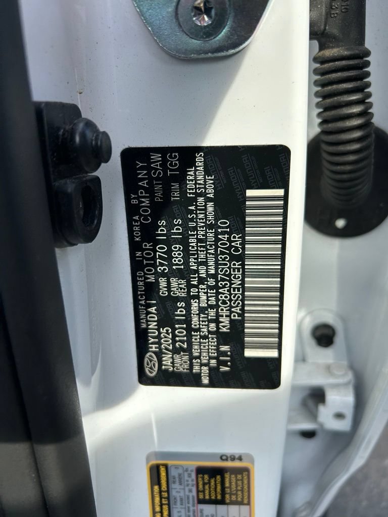 Used 2025 Hyundai Venue SEL FWD image 12
