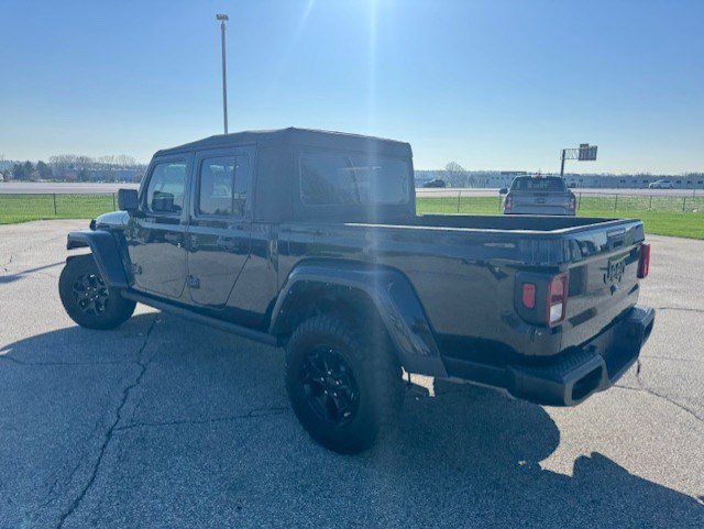 Used 2022 Jeep Gladiator Sport AWD/4WD image 3