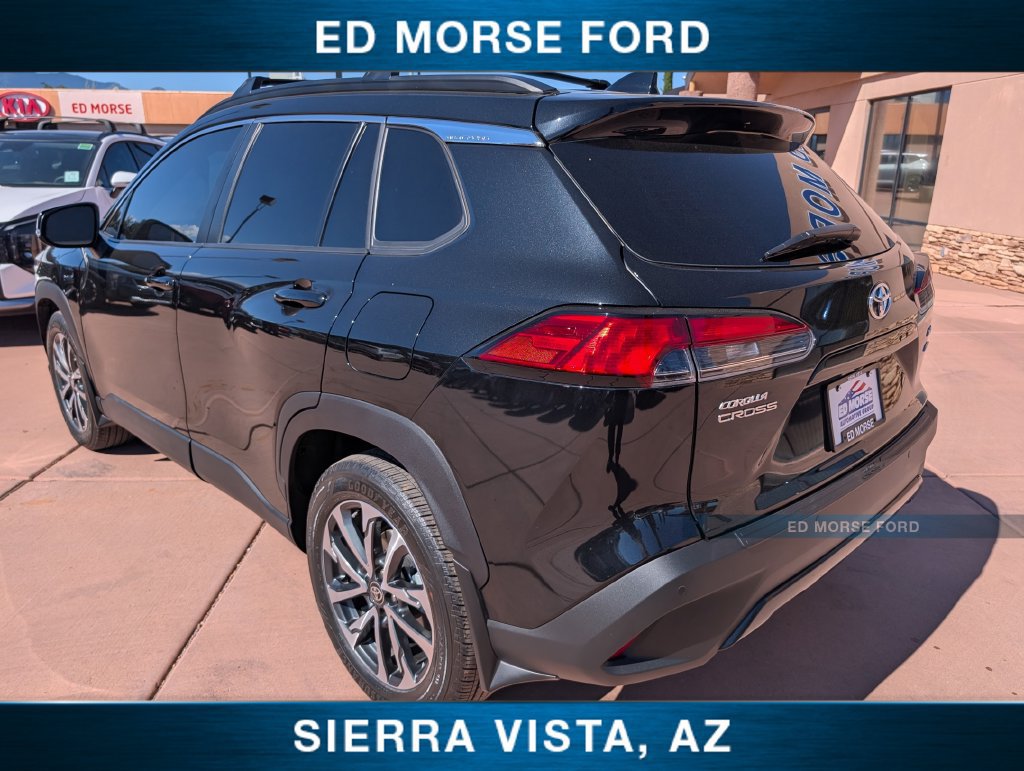 Used 2025 Toyota Corolla Cross XLE AWD/4WD image 3