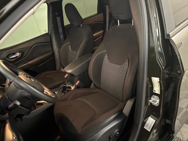 Used 2017 Jeep Cherokee Latitude image 18