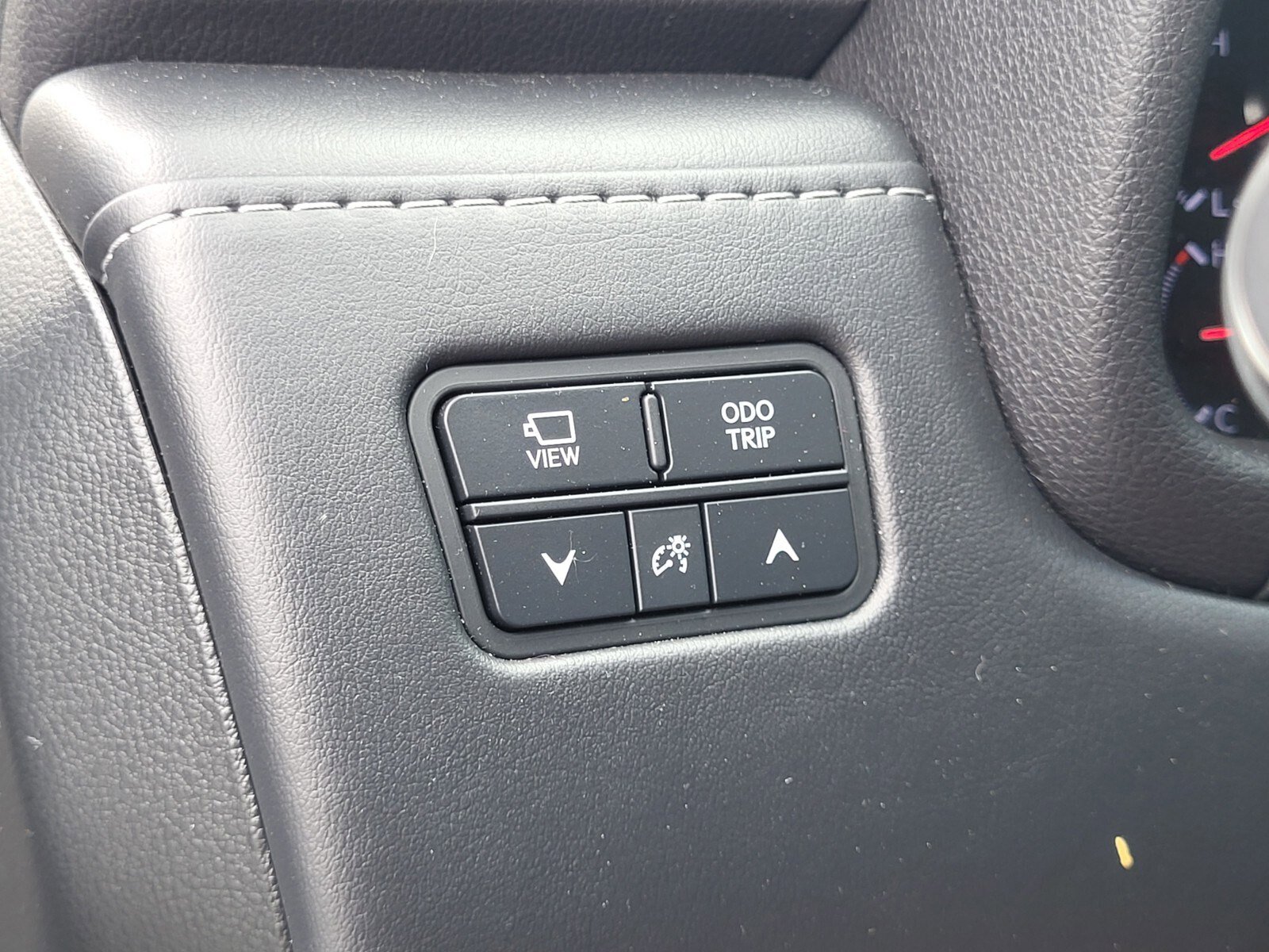 Used 2023 Lexus LX 600 F Sport w/ Accessory Package (Z1) AWD/4WD image 25