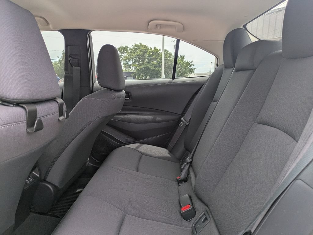 Used 2025 Toyota Corolla LE FWD image 14