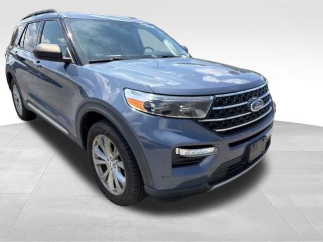 Certified 2021 Ford Explorer XLT w/ Equipment Group 202A AWD/4WD image 2