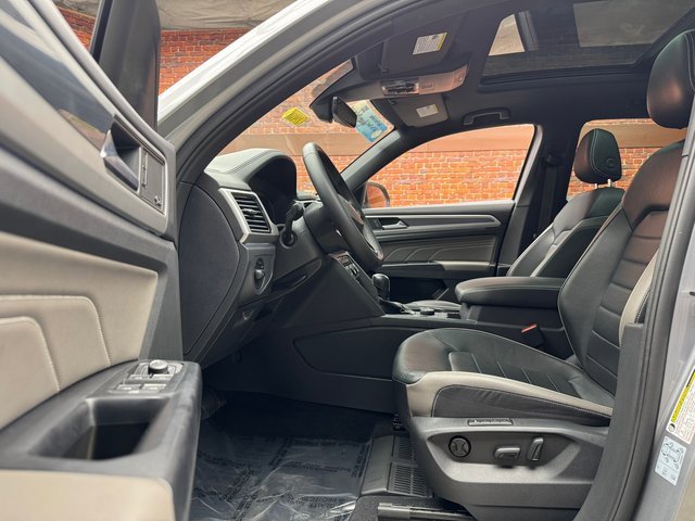 Used 2021 Volkswagen Atlas Cross Sport SEL Premium image 22