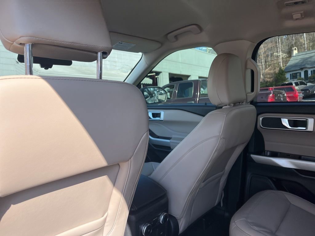 Certified 2022 Ford Explorer XLT w/ Equipment Group 202A image 16