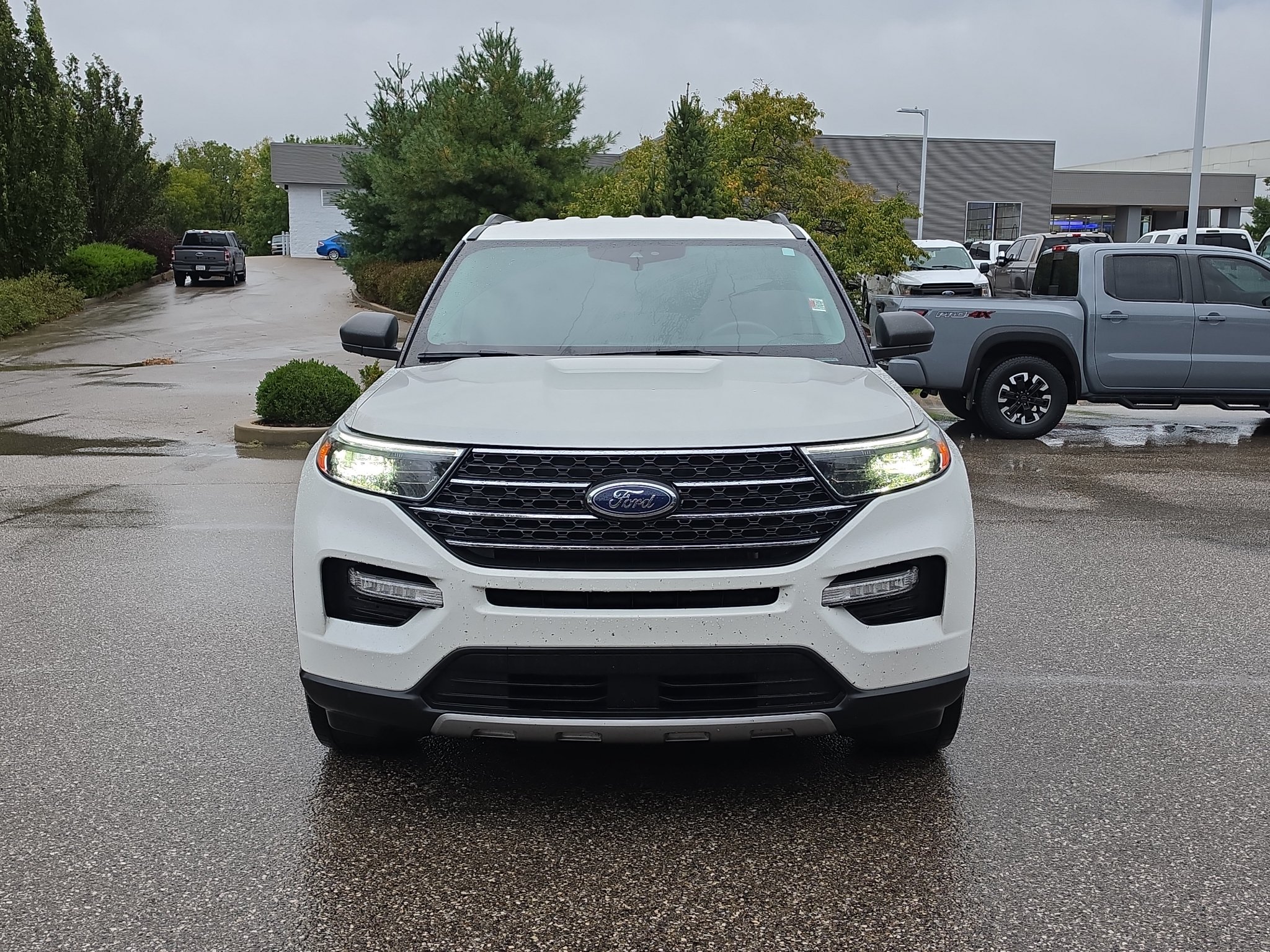 Certified 2023 Ford Explorer XLT w/ Equipment Group 202A AWD/4WD image 2