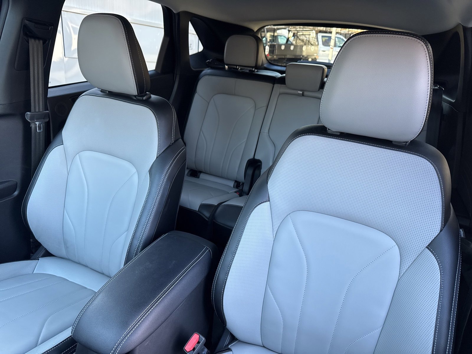 Certified 2025 Ford Escape SE w/ PHEV Premium Package image 13