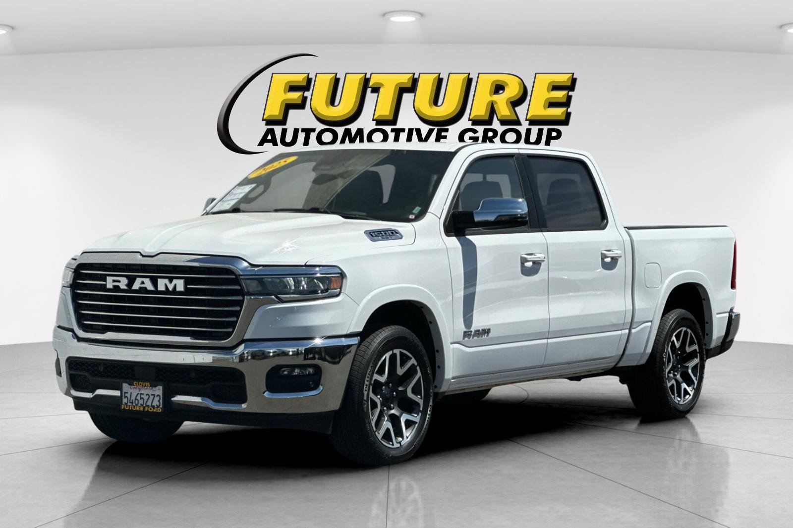 Used 2025 RAM 1500 Laramie AWD/4WD image 7