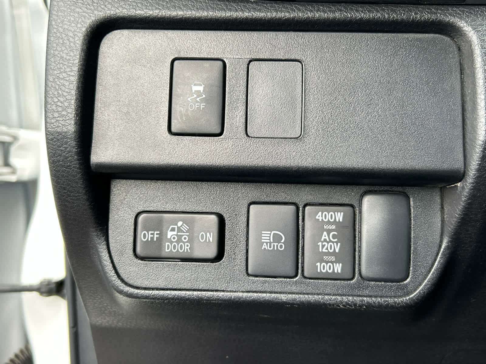 Used 2023 Toyota Tacoma TRD Off-Road image 30