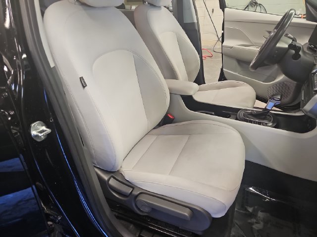 Used 2025 Hyundai Kona SEL FWD image 10