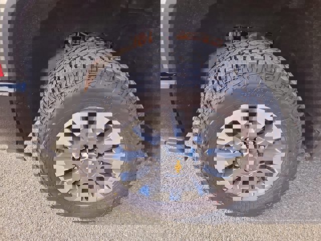 Used 2024 Chevrolet Silverado 2500 Custom w/ Custom Value Package image 9