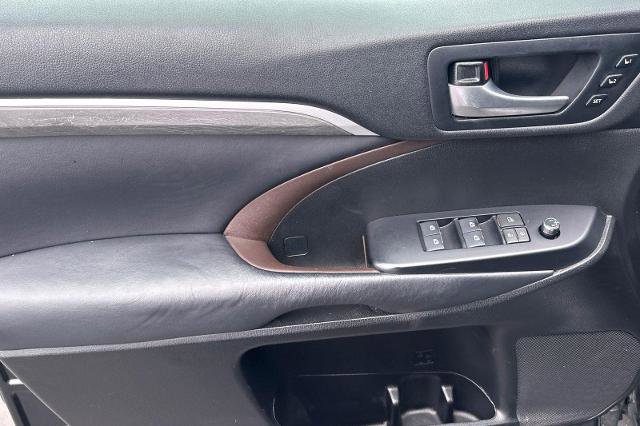 Used 2018 Toyota Highlander Limited image 9