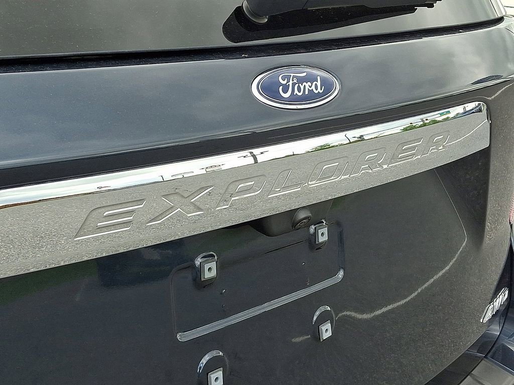 Certified 2023 Ford Explorer XLT w/ Equipment Group 202A AWD/4WD image 32
