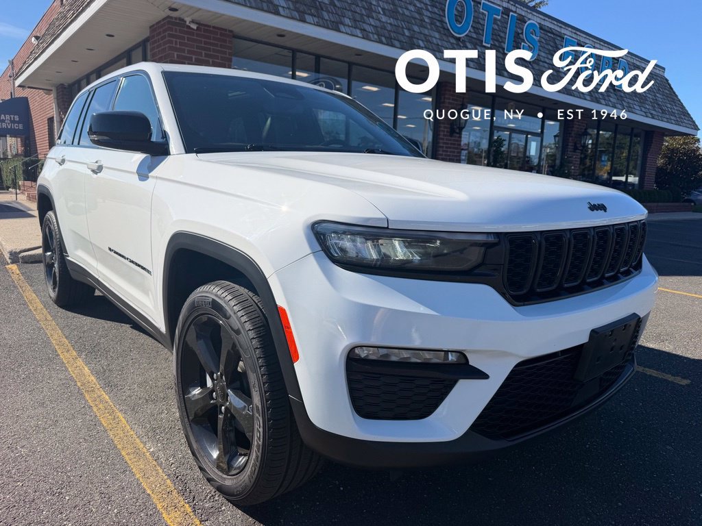 Used 2024 Jeep Grand Cherokee Limited w/ Black Appearance Package AWD/4WD image 1