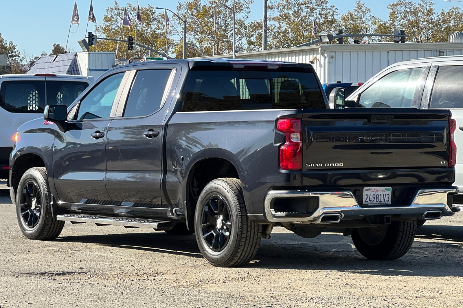Used 2023 Chevrolet Silverado 1500 LT AWD/4WD image 6