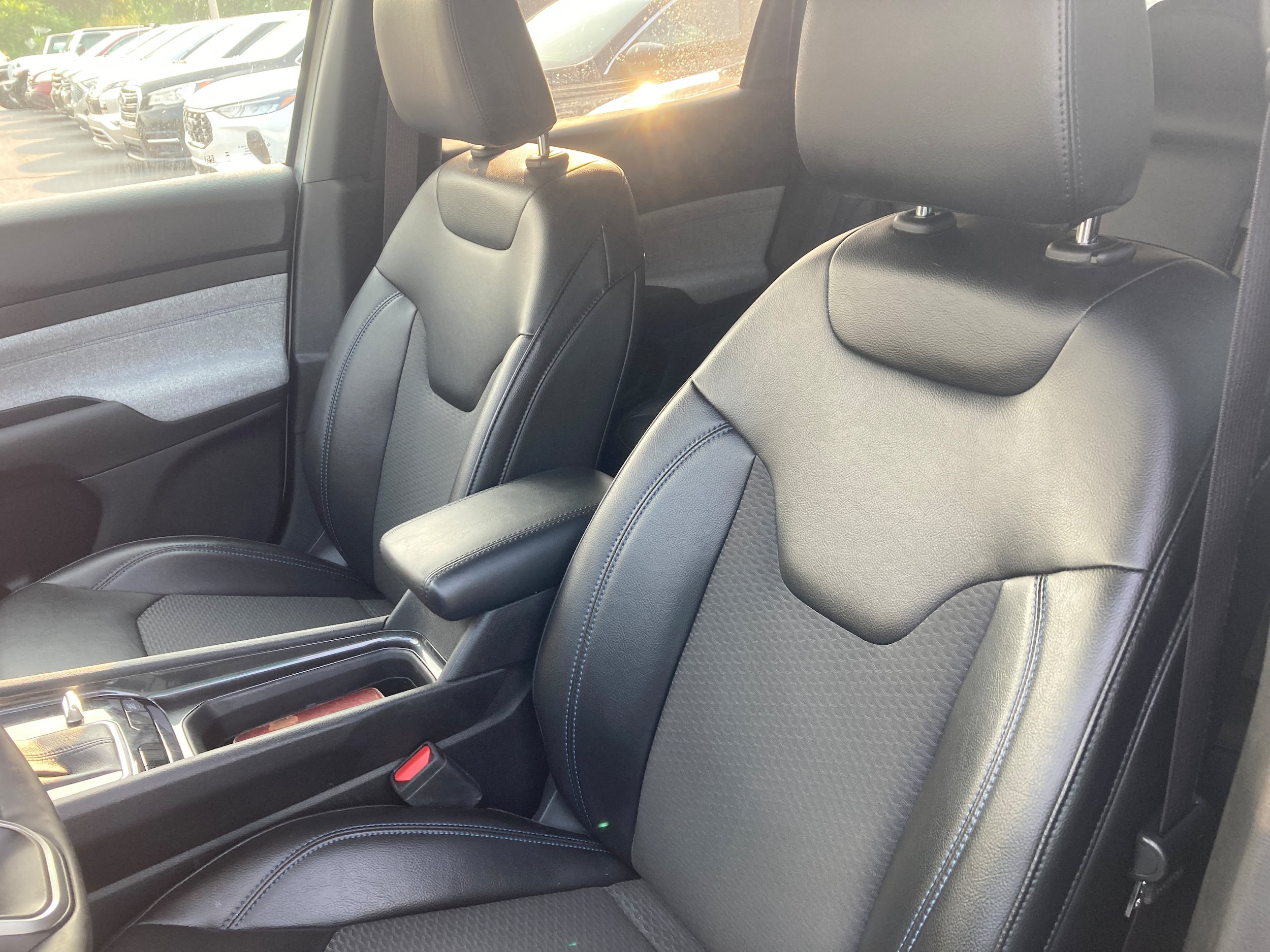 Used 2023 Jeep Compass Latitude w/ Convenience Group AWD/4WD image 6