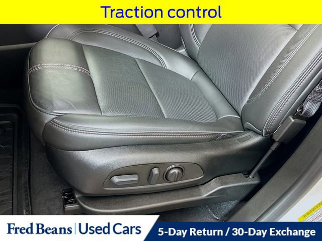 Used 2023 Chevrolet Traverse RS image 25