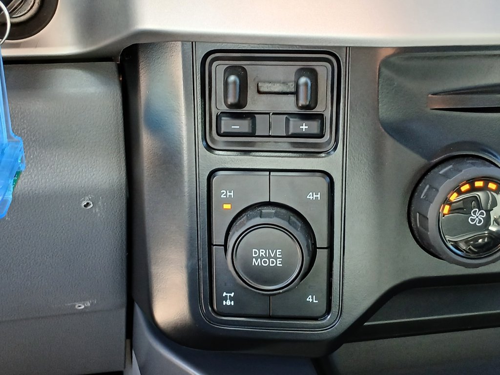 Certified 2025 Ford F250 XLT w/ FX4 Off-Road Package AWD/4WD image 17