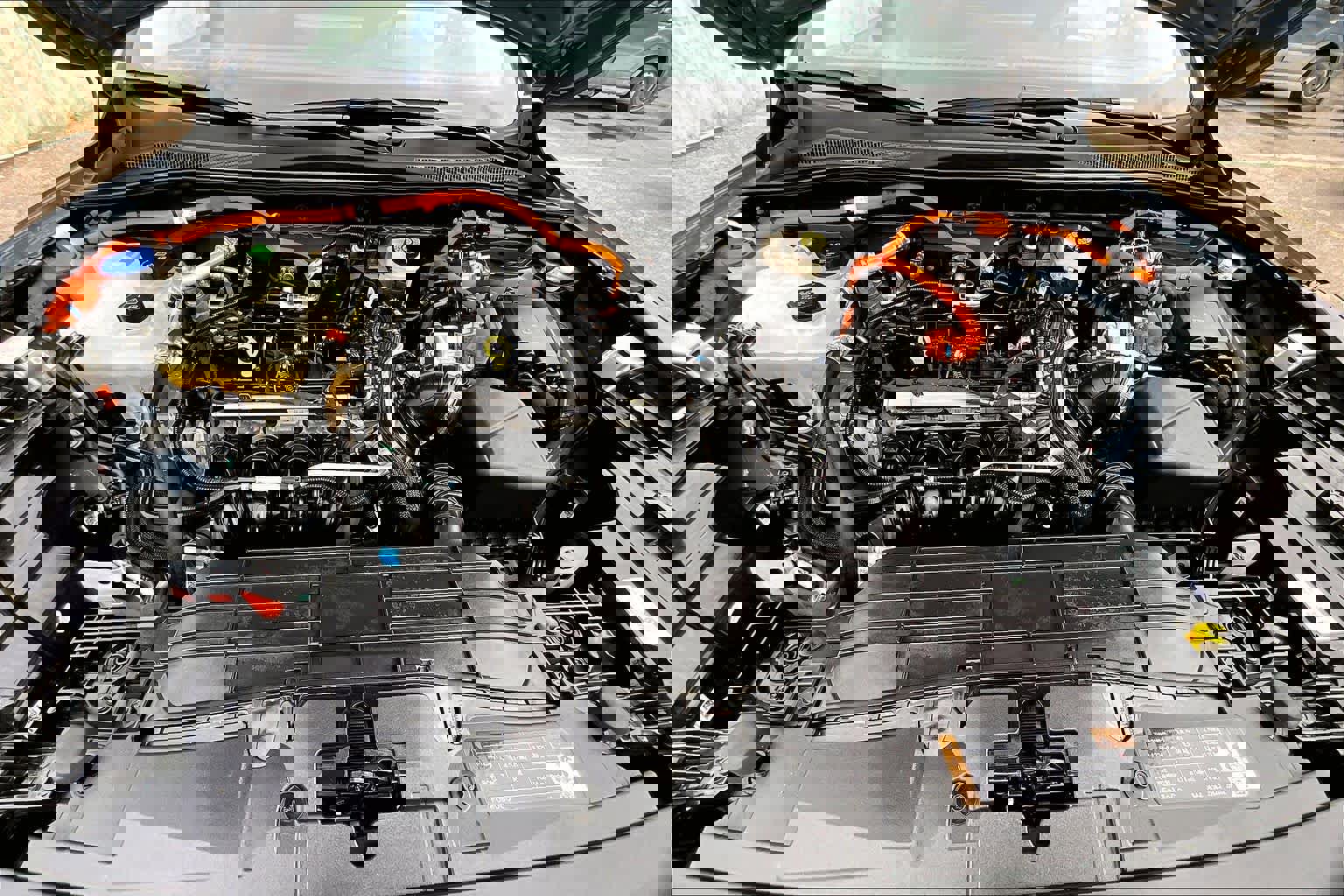 Certified 2025 Ford Escape SE w/ PHEV Premium Package image 32