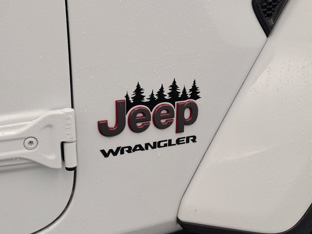 Used 2022 Jeep Wrangler Rubicon w/ Cold Weather Group AWD/4WD image 14