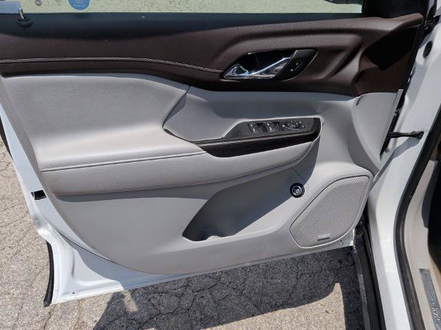 Used 2023 GMC Acadia SLT FWD image 28