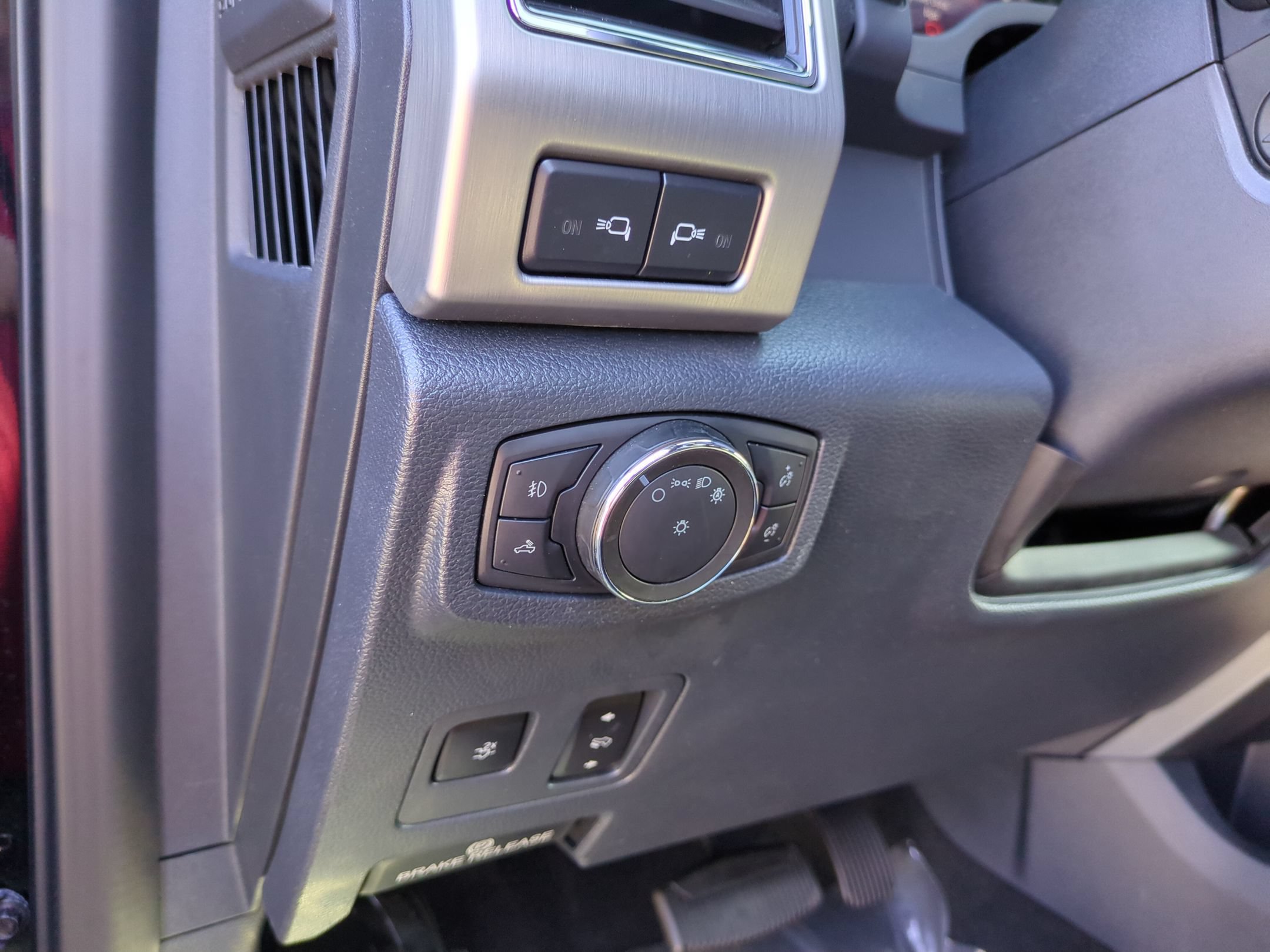 Certified 2022 Ford F250 Platinum w/ Tremor Off-Road Package AWD/4WD image 18
