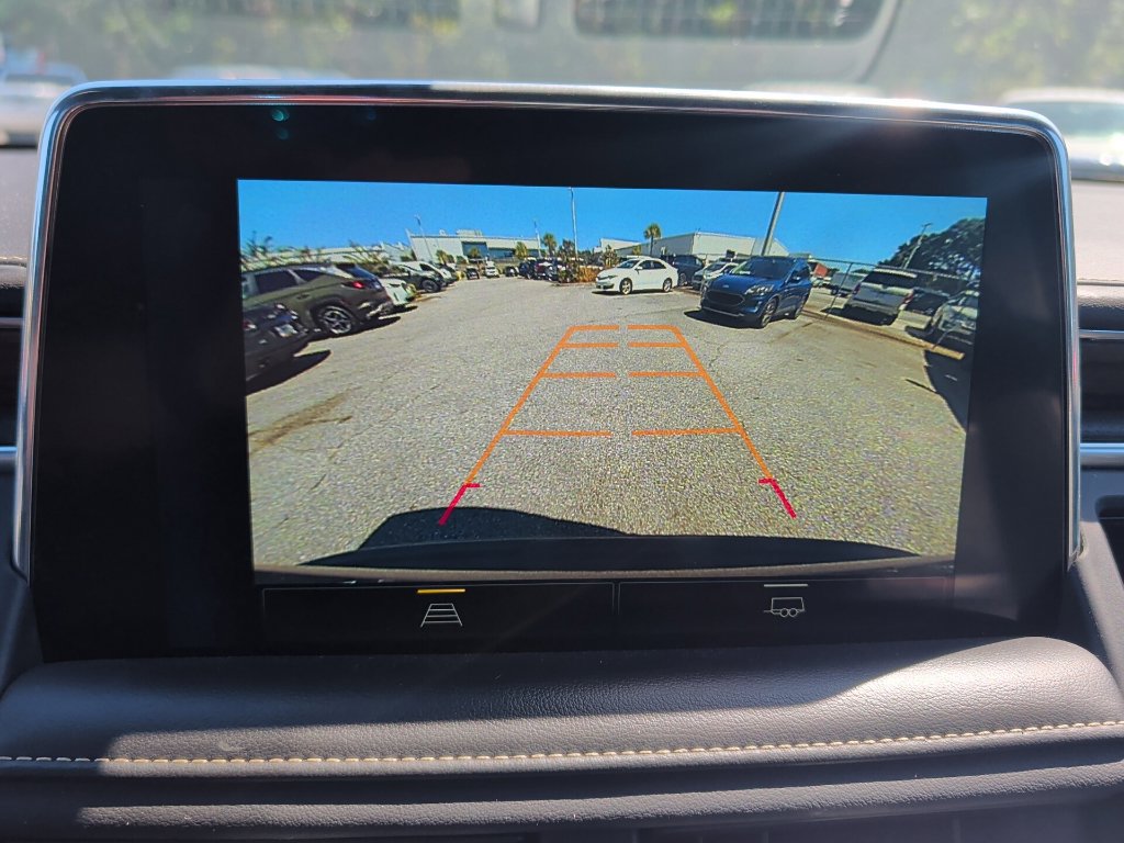 Used 2024 Chevrolet Suburban Premier RWD image 20
