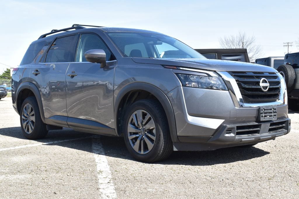 Used 2024 Nissan Pathfinder SV image 5