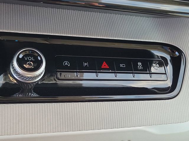 Certified 2025 Ford Expedition Active image 18