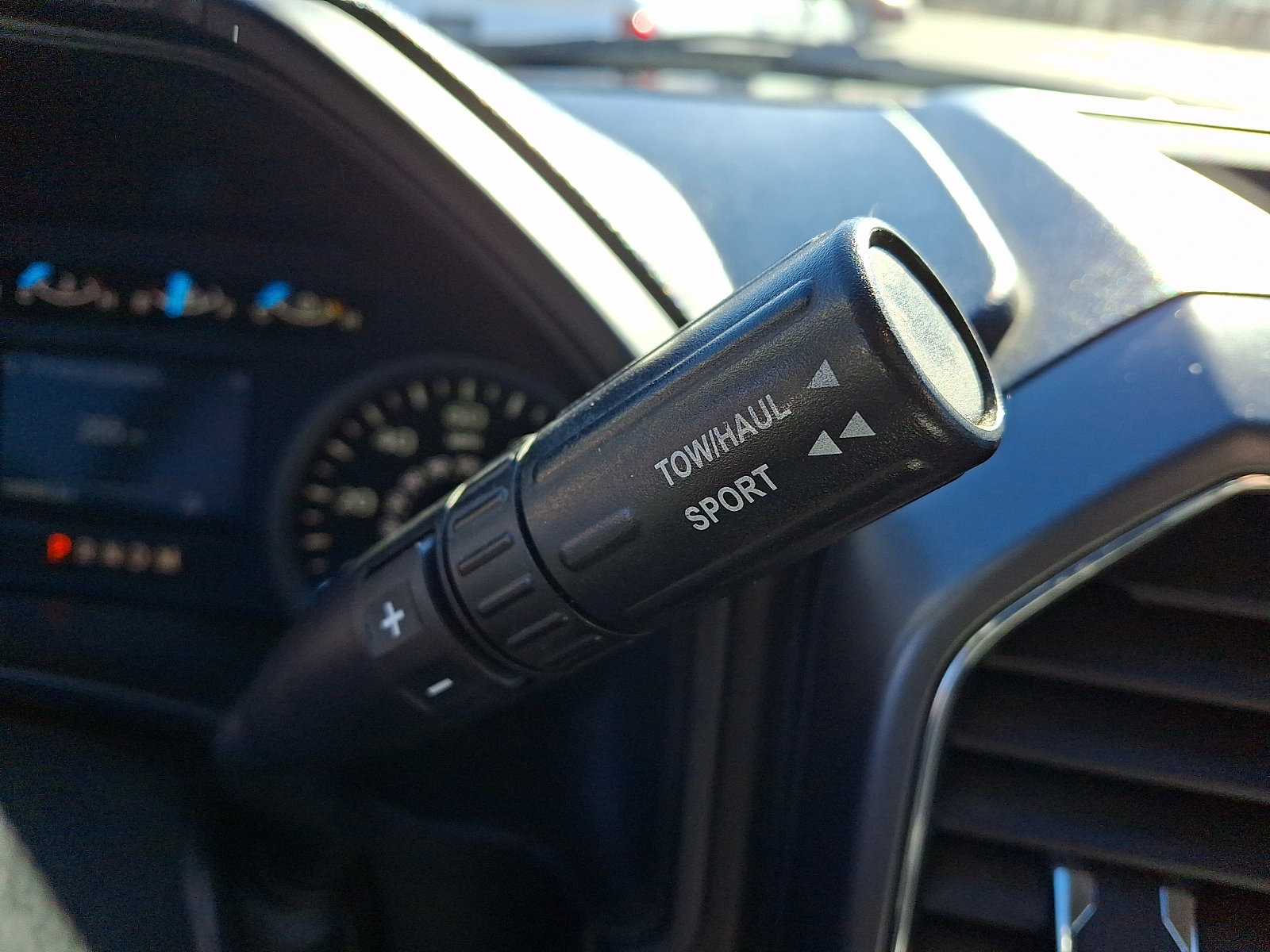 Certified 2017 Ford F150 XLT w/ Equipment Group 302A Luxury image 22