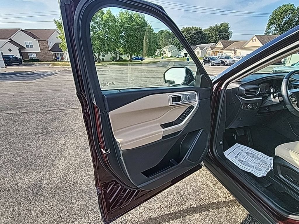 Certified 2023 Ford Explorer XLT w/ Equipment Group 202A AWD/4WD image 24