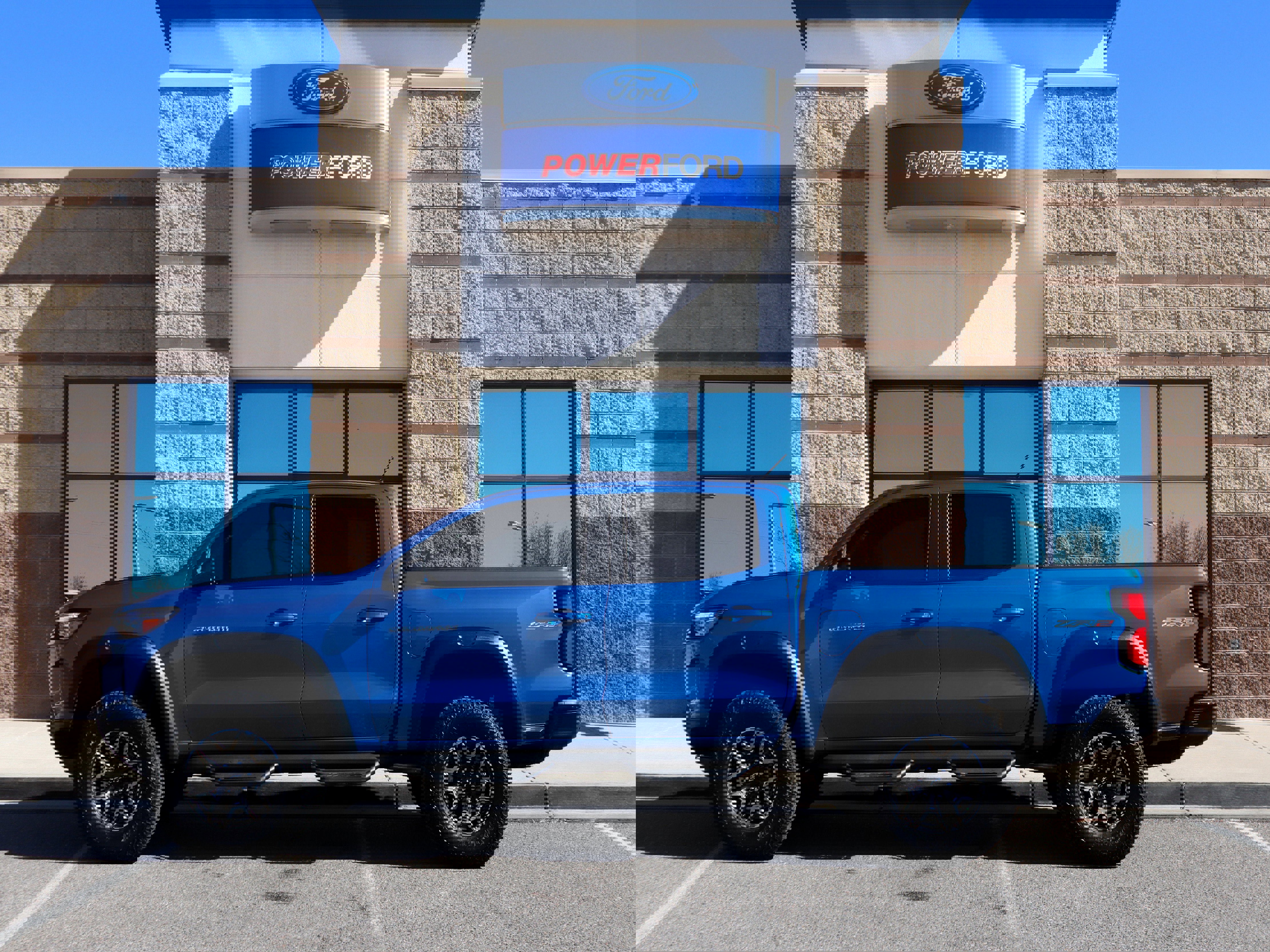 Used 2023 Chevrolet Colorado ZR2 w/ ZR2 Convenience Package III image 2