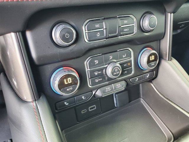 Used 2024 Chevrolet Suburban RST w/ Luxury Package AWD/4WD image 24