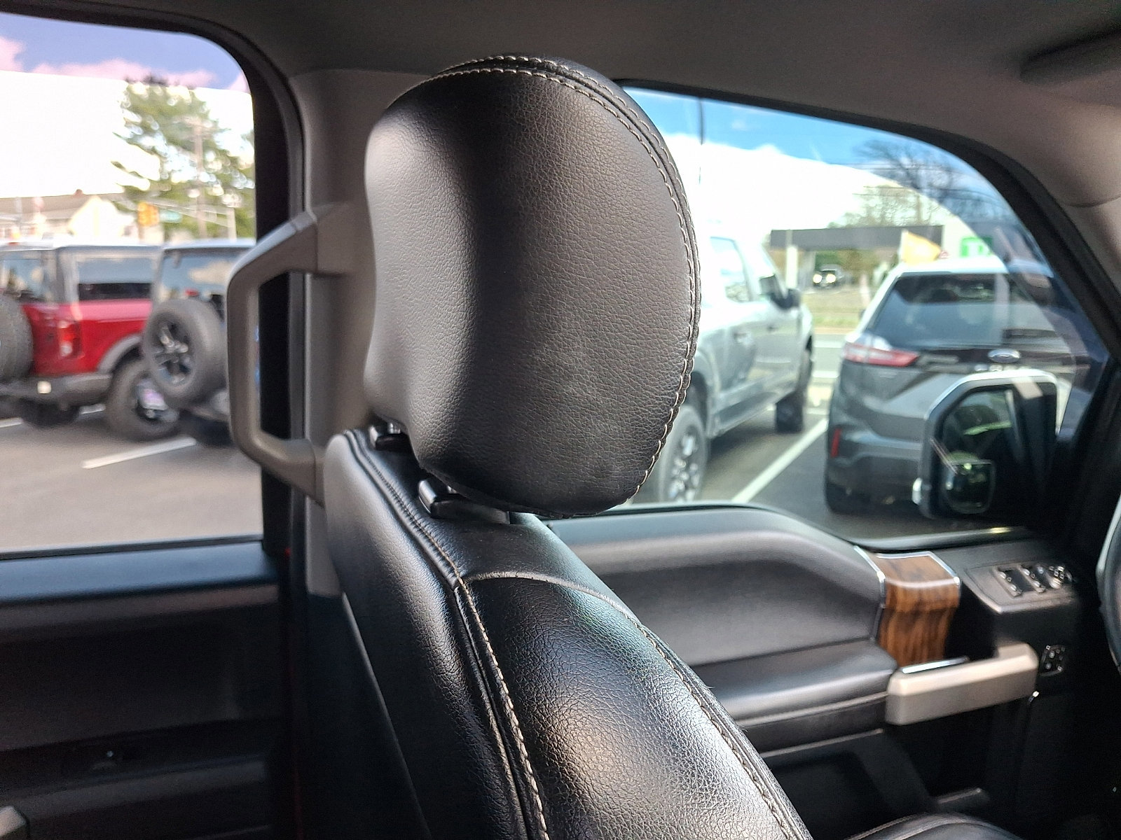 Certified 2020 Ford F150 Lariat w/ Equipment Group 502A Luxury image 13