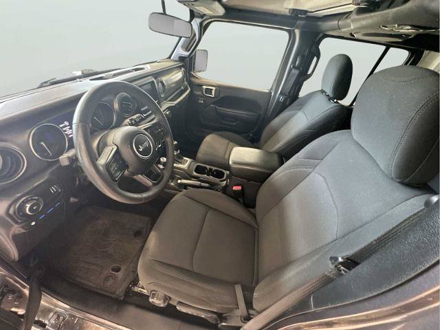Used 2023 Jeep Wrangler Unlimited w/ Cold Weather Group AWD/4WD image 18