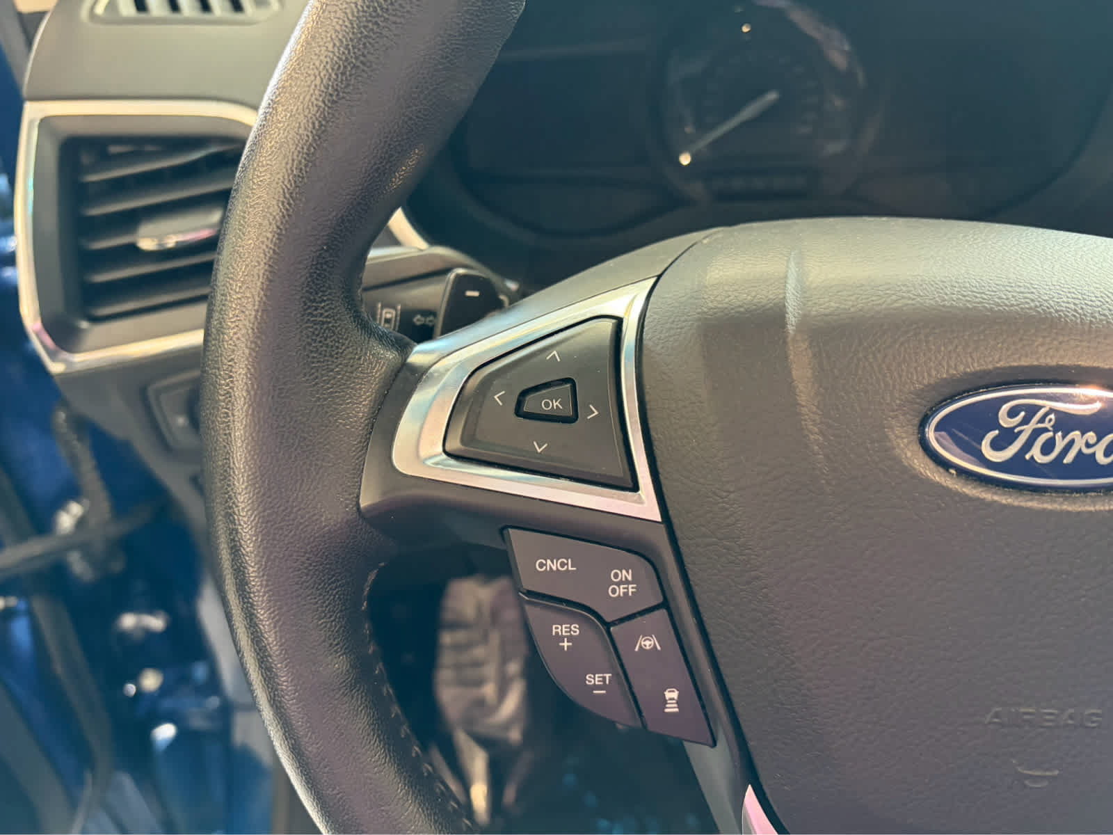 Certified 2020 Ford Edge Titanium AWD/4WD image 24