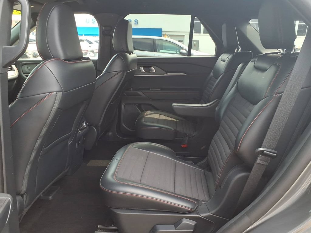 Certified 2025 Ford Explorer ST-Line AWD/4WD image 12