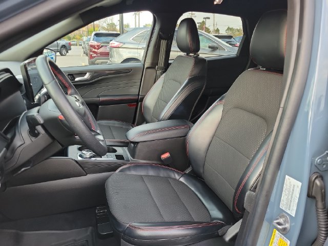 Certified 2023 Ford Escape ST-Line w/ Tech Pack #1 FWD image 9