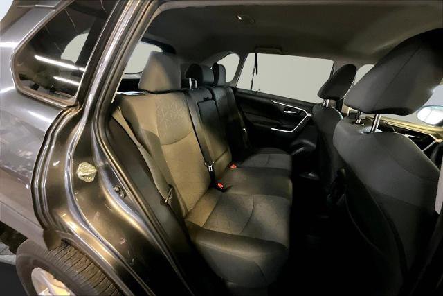 Used 2020 Toyota RAV4 XLE image 27