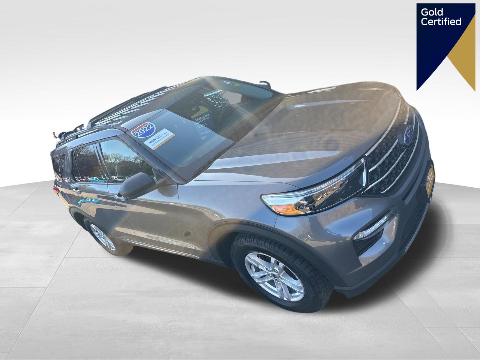 Certified 2022 Ford Explorer XLT w/ Equipment Group 202A AWD/4WD image 1