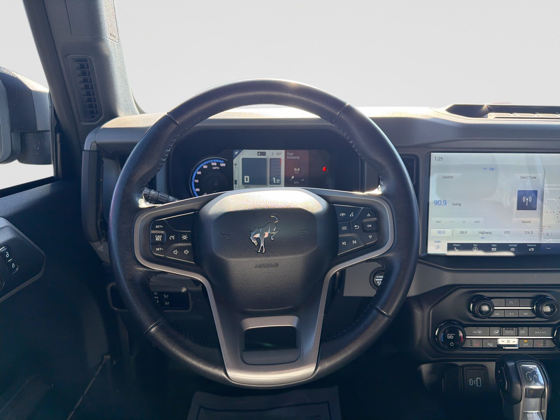 Certified 2024 Ford Bronco Everglades AWD/4WD image 11